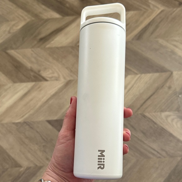 Vuori Branded Miir White Insulated Water Bottle - 20oz - Picture 3 of 6